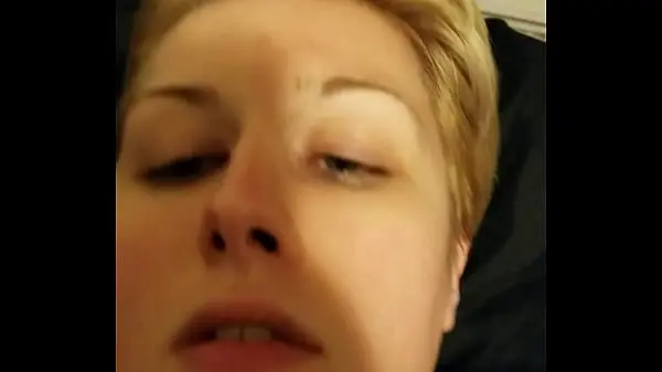 Hot Amateur MILF Fingers Juicy Pussy Closeup