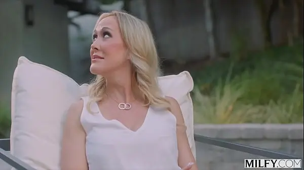 Horny MILF Hotwife Pounded in Steamy Threesome